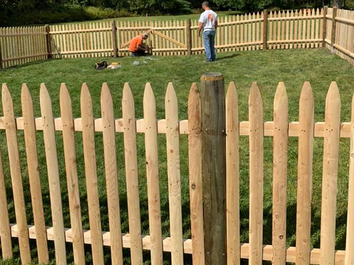 Wood Picket fence in Methuen, Massachusetts by Hulme Fence