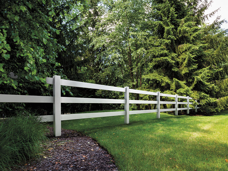 Vinyl fence solutions for the Methuen, Massachusetts area