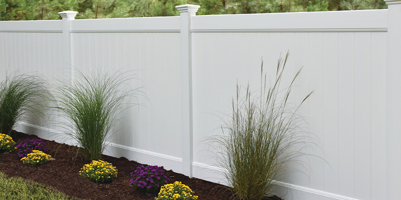 vinyl fence solutions for the Methuen, Massachusetts and New Hampshire area