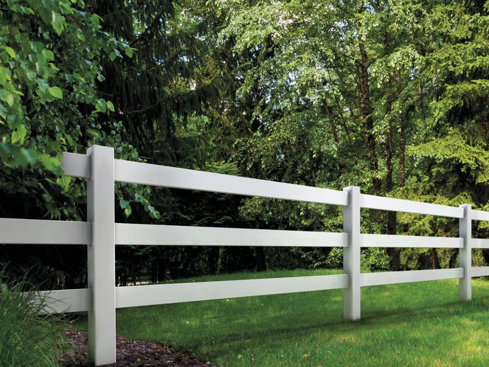 Vinyl fence options in the Andover, Massachusetts area.