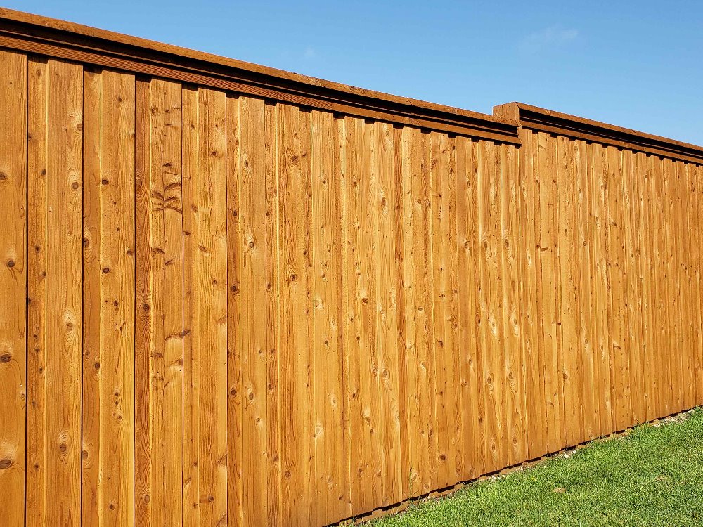 Londonderry MA Shadowbox style wood fence